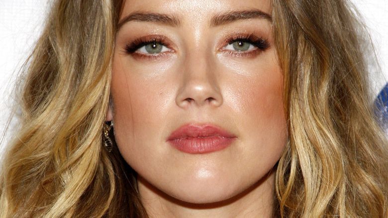 Kontroverse um Amber Heard Poop: Neue Details tauchen auf