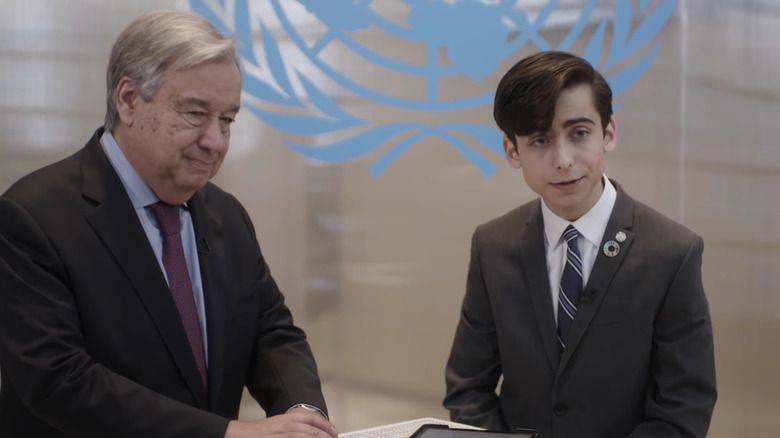 Aidan Gallagher mit UN-Generalsekretär Antonio Guterres