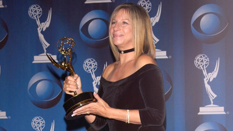 Barbra Streisand mit Emmy