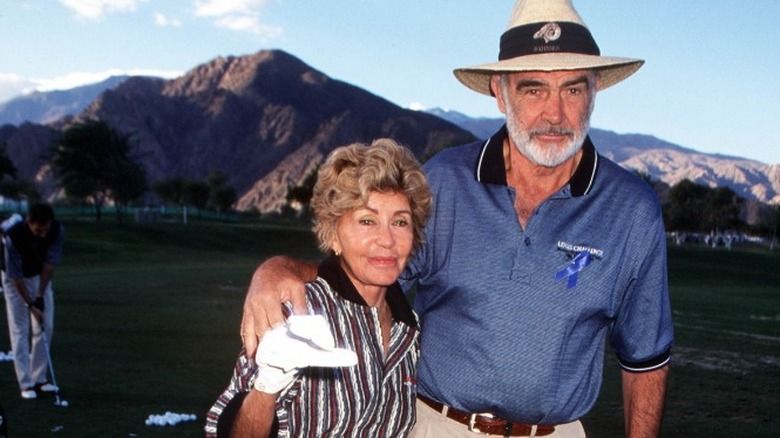 Micheline Roquebrune und Sean Connery auf dem Golfplatz im Jahr 1998, beide liebten Golf.
