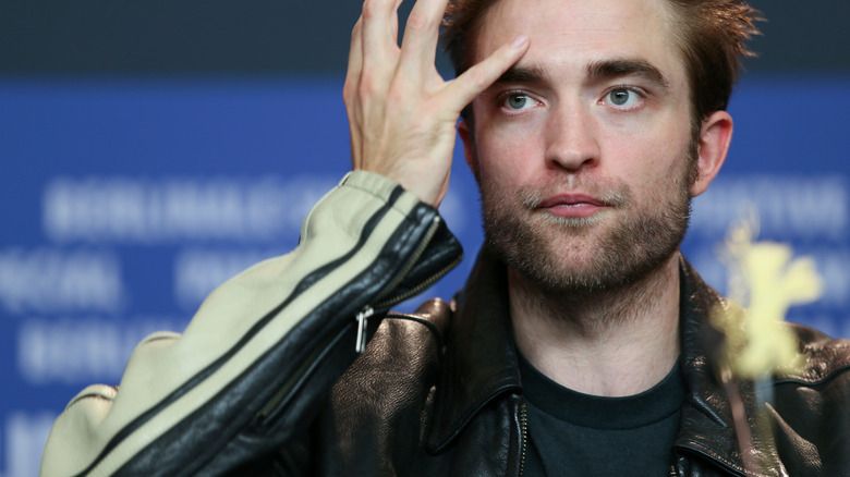 Robert Pattinson während einer Pressekonferenz