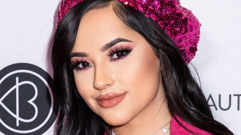 Becky G Beautycon roter Teppich