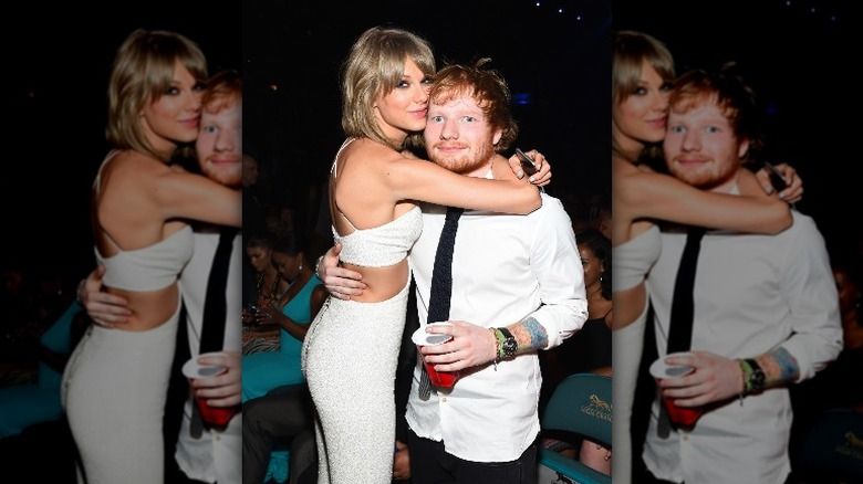 Taylor Swift und Ed Sheeran umarmen sich bei den Billboard Music Awards 2015