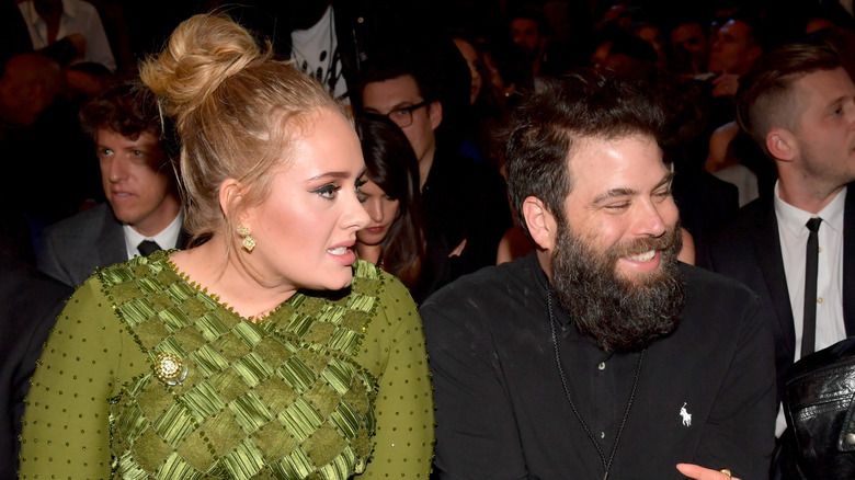 Adele sitzt neben ihrem Ex-Mann