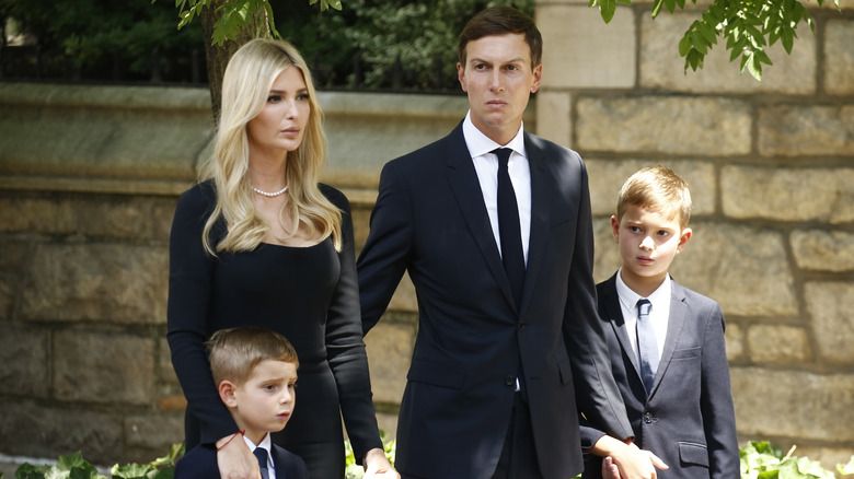 Jared Kushner mit Ivanka Trump und ihren Kindern